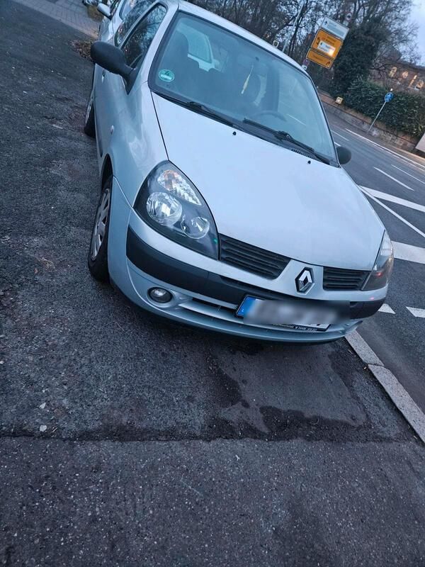 Grau Gebraucht 2005 Renault Clio II Kleinwagen | 400 € (Superpreis) - Bild 1/2