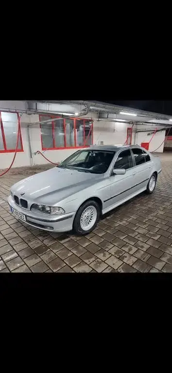 Gebraucht BMW 523 170 PS (125 kW) 2000 Silber Limousine