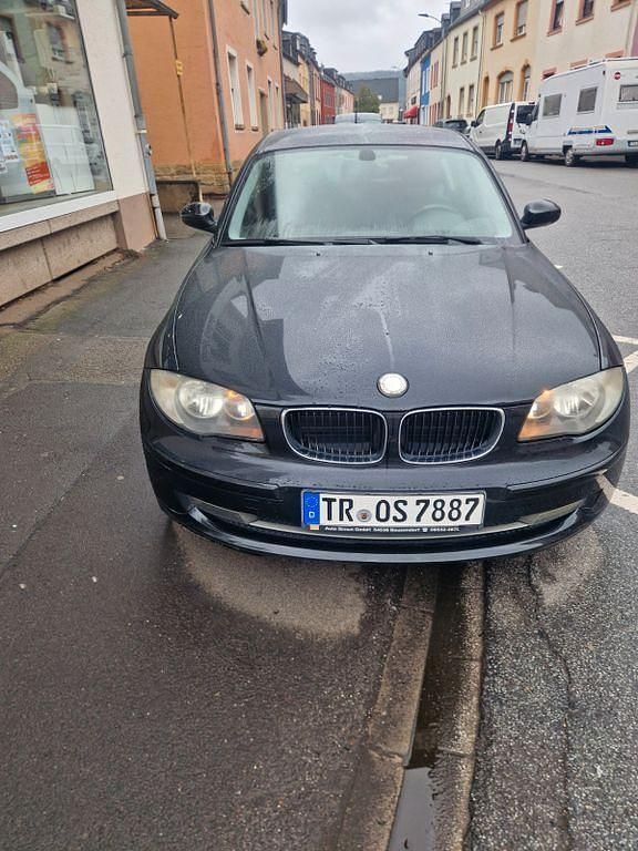 Schwarz Gebraucht 2007 BMW 123 Kleinwagen | 4.500 € (Superpreis) - Bild 1/4