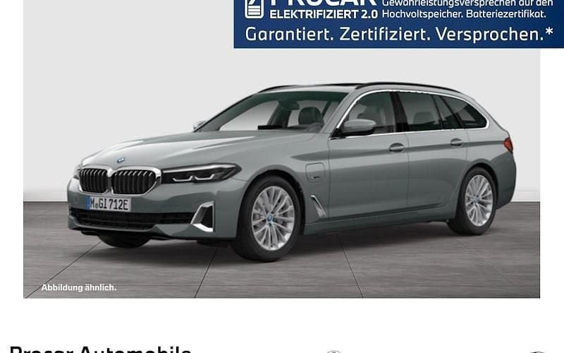 Schwarz Gebraucht 2022 BMW 530e Luxury Line Kombi | 36.790 € (Guter Preis) - Bild 1/4