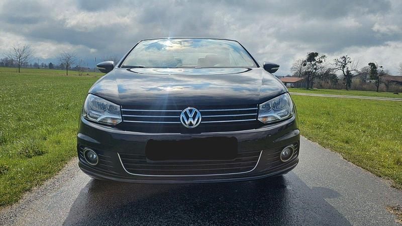 Second-hand VW Eos Basis 122 CP (89 kW) 2014 Negru Cabrio