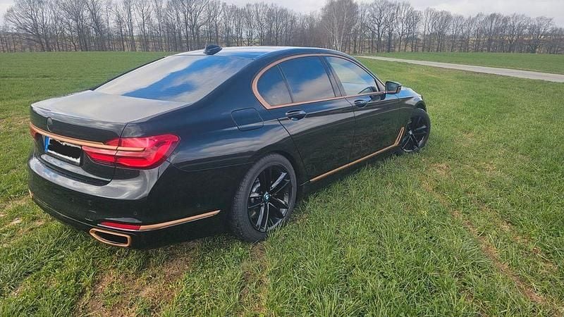 Gebraucht BMW 750 449 PS (330 kW) 2016 Schwarz Limousine