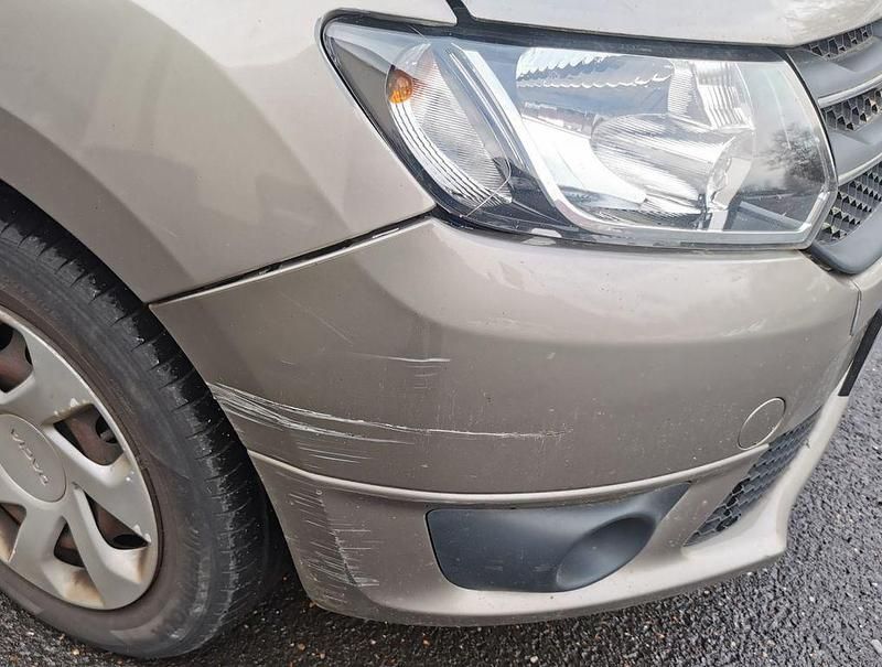 Gebraucht Dacia Sandero Lauréate 75 PS (55 kW) 2014 Braun Limousine