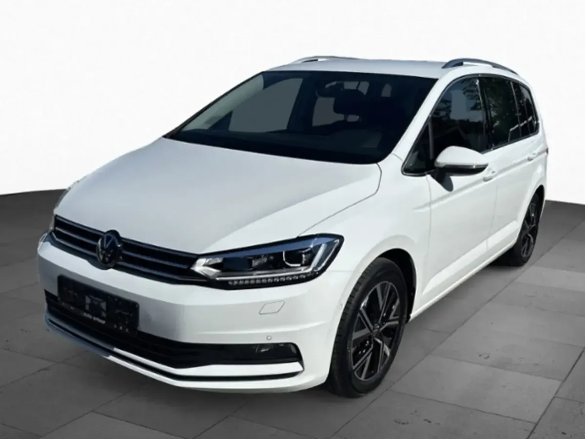 Gebraucht VW Touran Highline 150 PS (110 kW) 2025 Pure white Van / Kleinbus