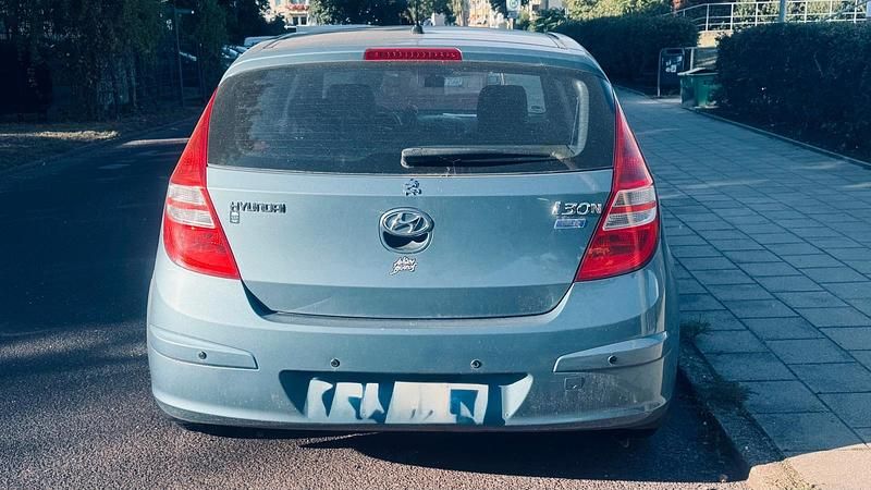 Blau Gebraucht 2009 Hyundai i30 Kleinwagen | 2.300 € (Guter Preis) - Bild 1/4