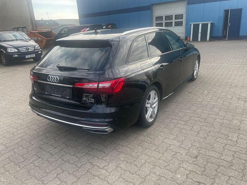 Gebraucht Audi A4 Advanced 204 PS (150 kW) 2023 Schwarz Kombi