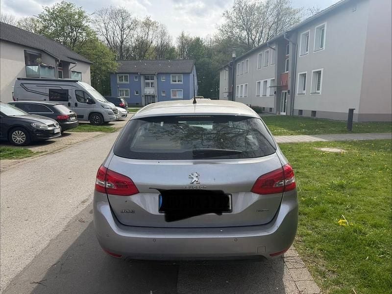 Gebraucht Peugeot 308 SW Active 110 PS (80 kW) 2016 Silber Kombi