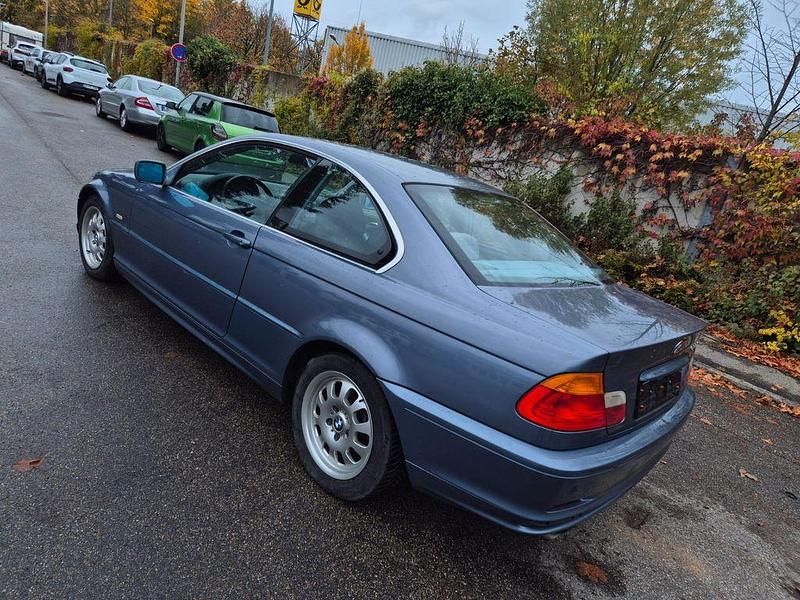 Gebraucht BMW 320 Sport Line 170 PS (125 kW) 2001 Blau Coupé