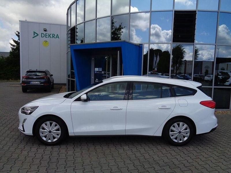 Gebraucht Ford Focus Trend 120 PS (88 kW) 2022 Weiß Limousine