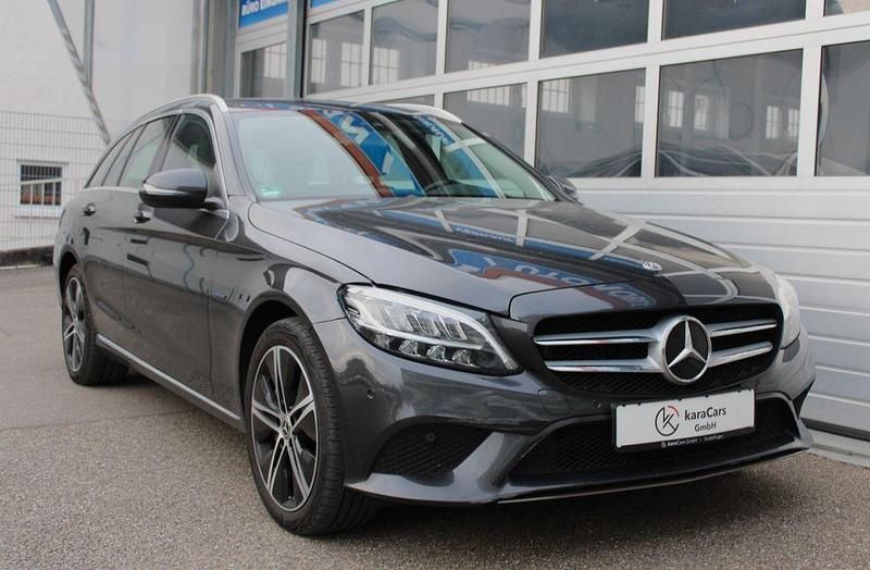 Gebraucht Mercedes C300e 306 PS (225 kW) 2019 Grau Limousine