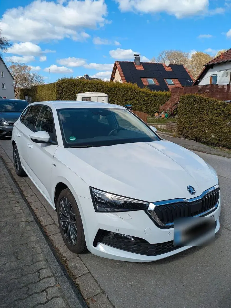 Gebraucht Skoda Scala Tour 110 PS (80 kW) 2022 Weiß Kleinwagen