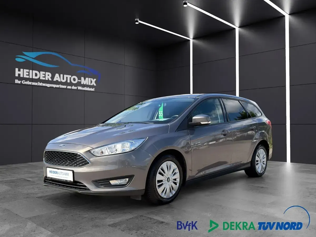 Gebraucht Ford Focus Trend 125 PS (91 kW) 2016 Grau Kombi