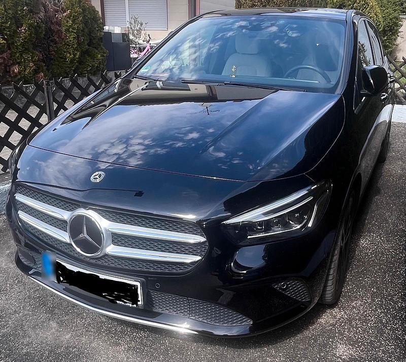 Gebraucht Mercedes B250 224 PS (164 kW) 2020 Schwarz Van / Kleinbus