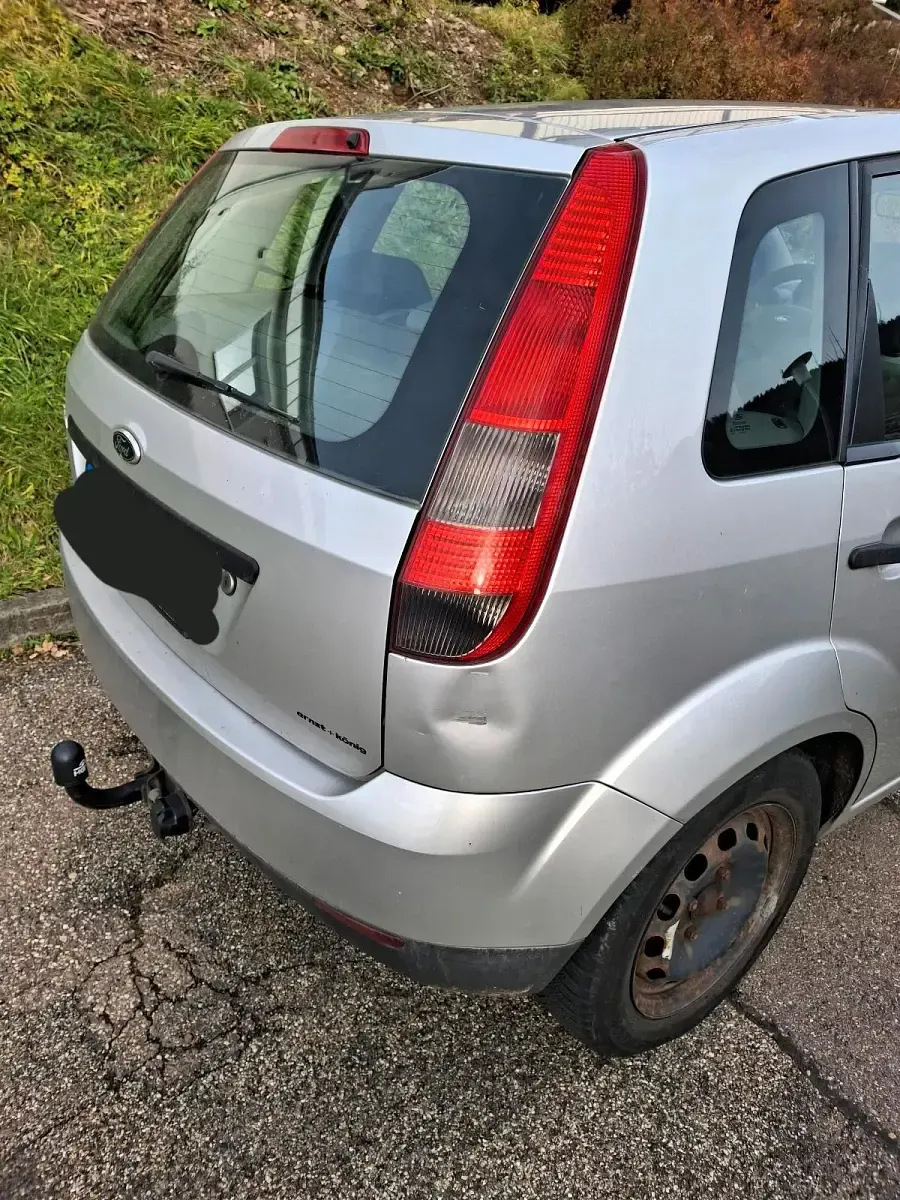 Gebraucht Ford Fiesta 80 PS (58 kW) 2002 Silber Kleinwagen