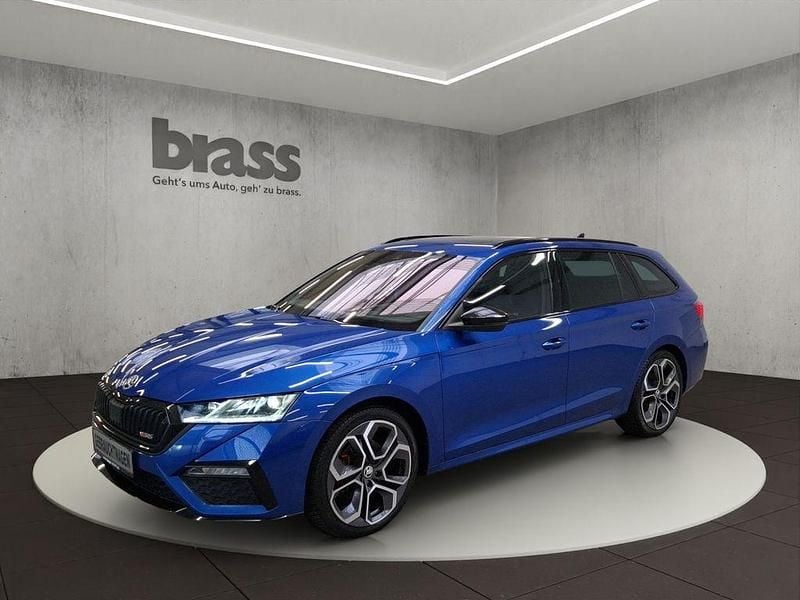 Raceblau metallic Gebraucht 2023 Skoda Octavia RS Kombi | 28.900 € (Superpreis) - Bild 1/4