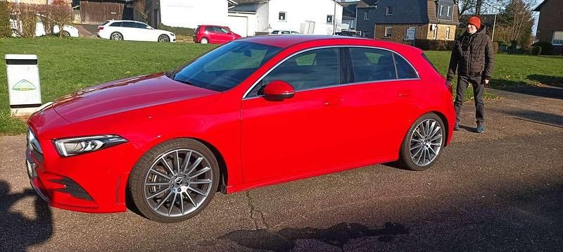 Gebraucht Mercedes A220 190 PS (139 kW) 2019 Rot Limousine