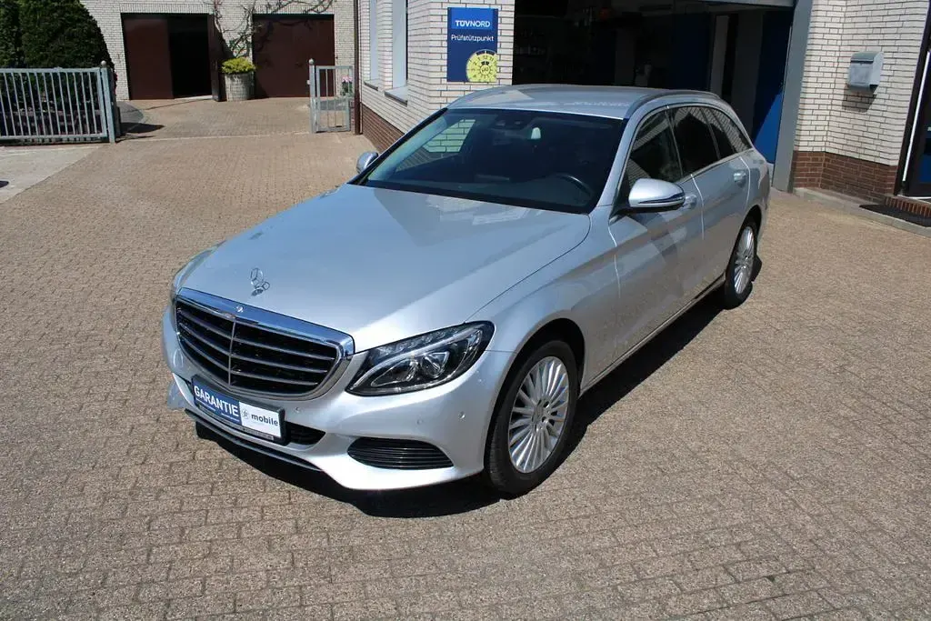 Gebraucht Mercedes C180 Luxury 156 PS (114 kW) 2016 Silber Limousine