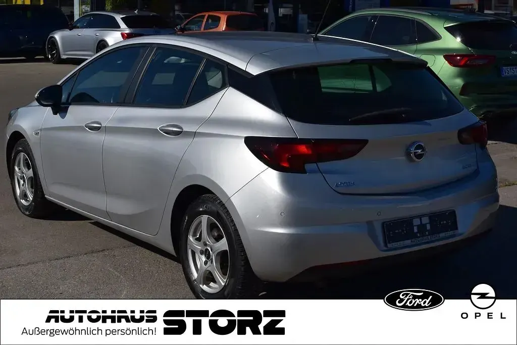 Gebraucht Opel Astra Selection 105 PS (77 kW) 2016 Silber Limousine