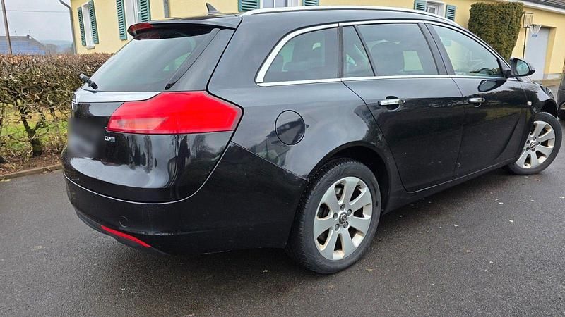 Gebraucht Opel Insignia Cosmo 160 PS (117 kW) 2009 Schwarz Kombi