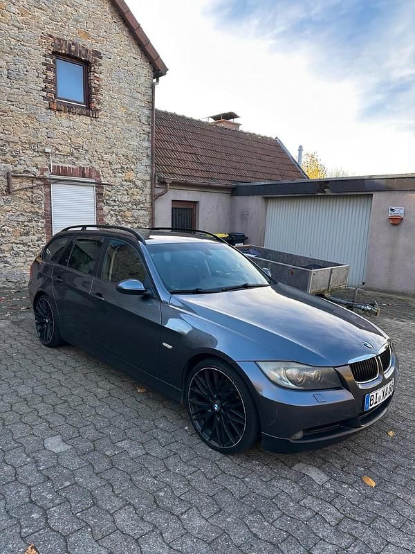 Gebraucht BMW 320 163 PS (119 kW) 2006 Grau Kombi