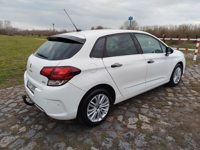 Gebraucht Citroën C4 PureTech 131 PS (96 kW) 2015 Weiß Limousine