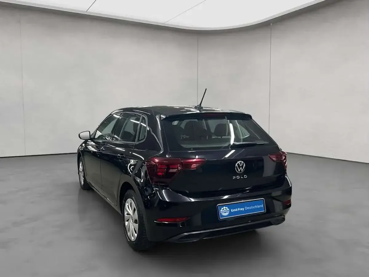 Gebraucht VW Polo Life 80 PS (58 kW) 2022 Deep black perleffekt Limousine