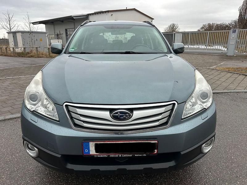 Gebraucht Subaru Outback Active 167 PS (122 kW) 2011 Grün Kombi