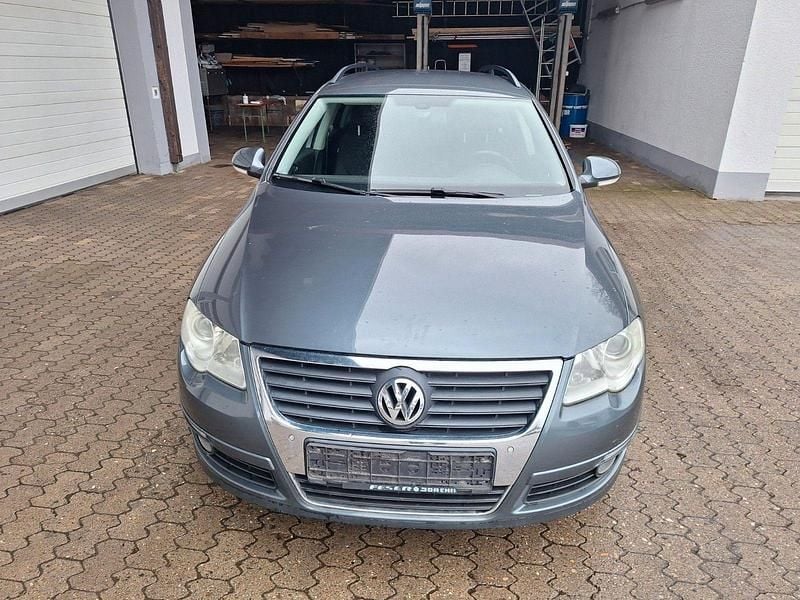 Gebraucht VW Passat Highline 122 PS (89 kW) 2010 Grau Kombi
