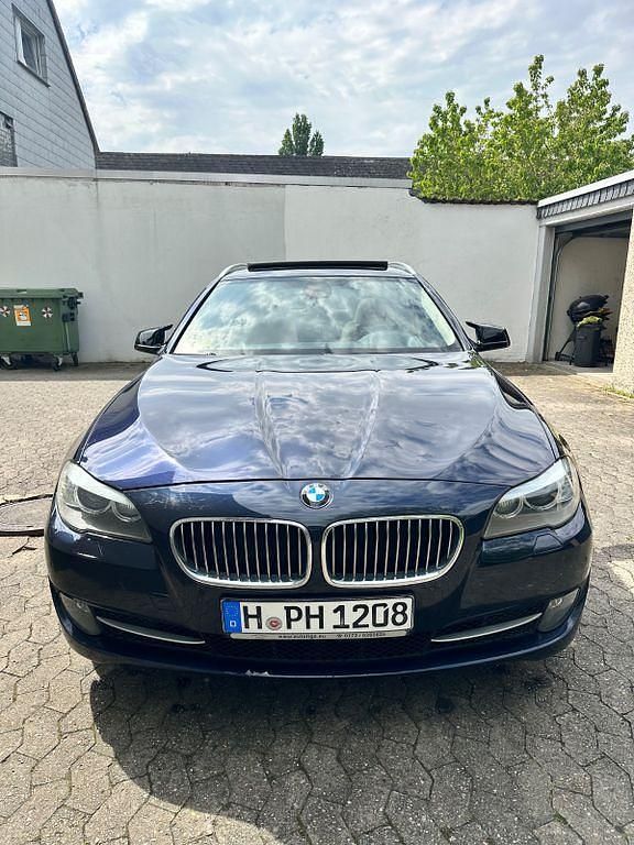 Blau Gebraucht 2012 BMW 525 Kombi | 7.800 € (Superpreis) - Bild 1/4