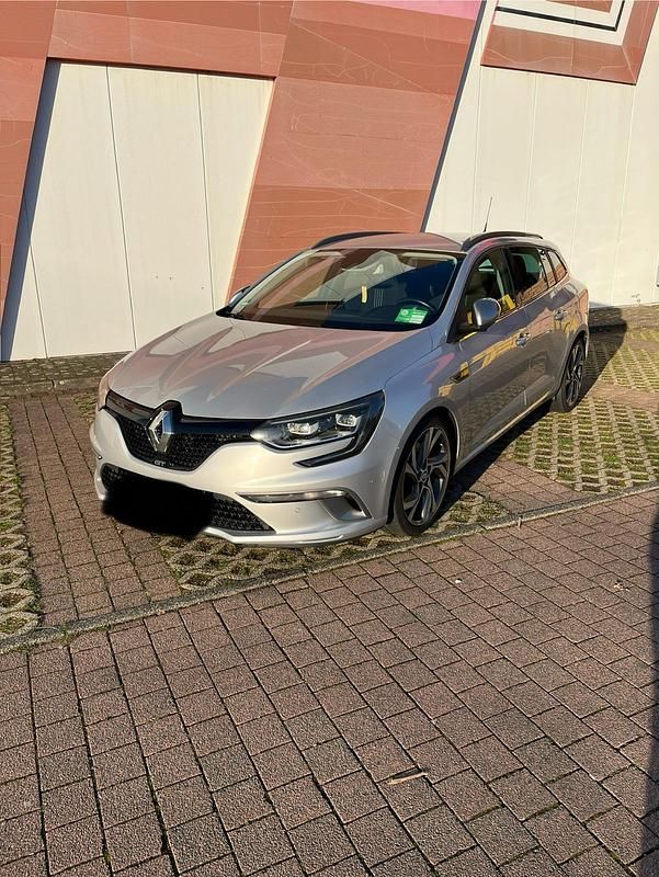 Silber Gebraucht 2017 Renault Mégane GrandTour GT Kombi | 13.799 € (Etwas zu teuer) - Bild 1/4