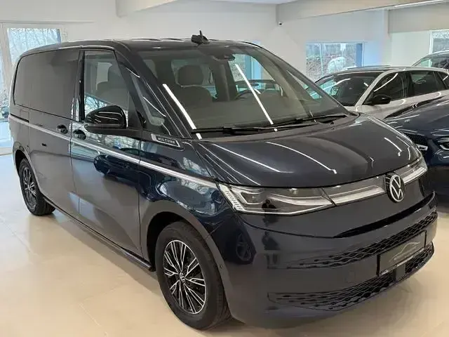 Używany VW Multivan Style 150 KM (110 kW) 2023 Niebieski Minivan