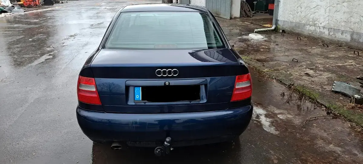 Occasion Audi A4 125 ch (91 kW) 1996 Bleue Berline