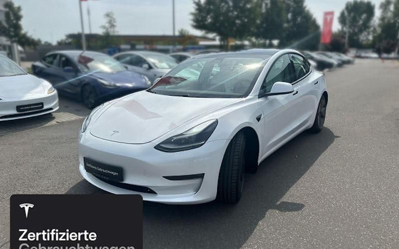 Weiß Gebraucht 2021 Tesla Model 3 Long Range Limousine | 26.200 € (Etwas zu teuer) - Bild 1/4