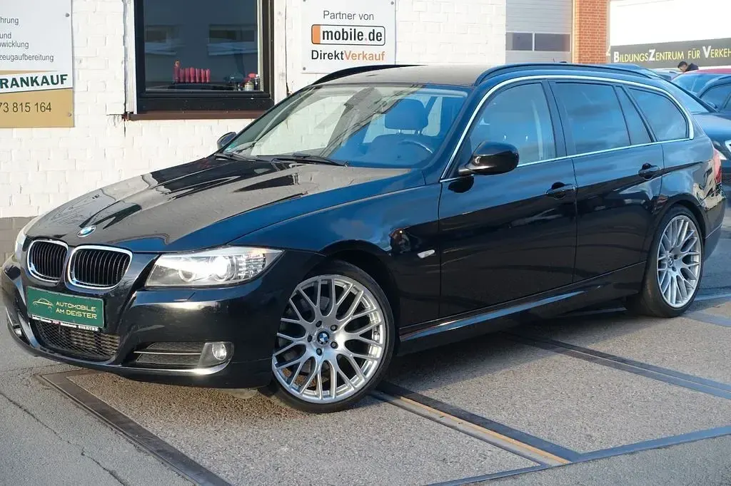 Second-hand BMW 325 Sport Line 204 CP (150 kW) 2010 Negru Break