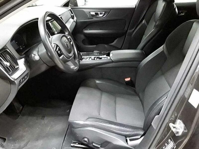 Gebraucht Volvo V60 Inscription 253 PS (186 kW) 2020 Pine grey metallic Kombi