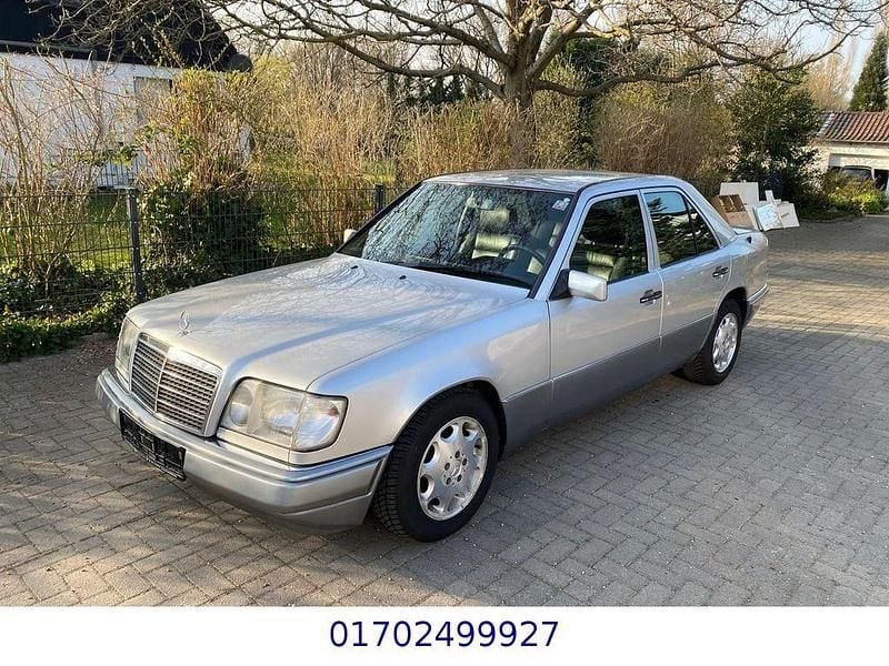 Gebraucht Mercedes E280 193 PS (141 kW) 1995 Silber Limousine