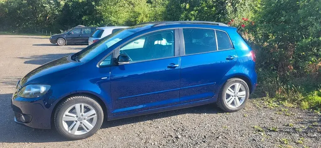 Gebraucht VW Golf Plus Cross Match 86 PS (63 kW) 2012 Blau Van / Kleinbus