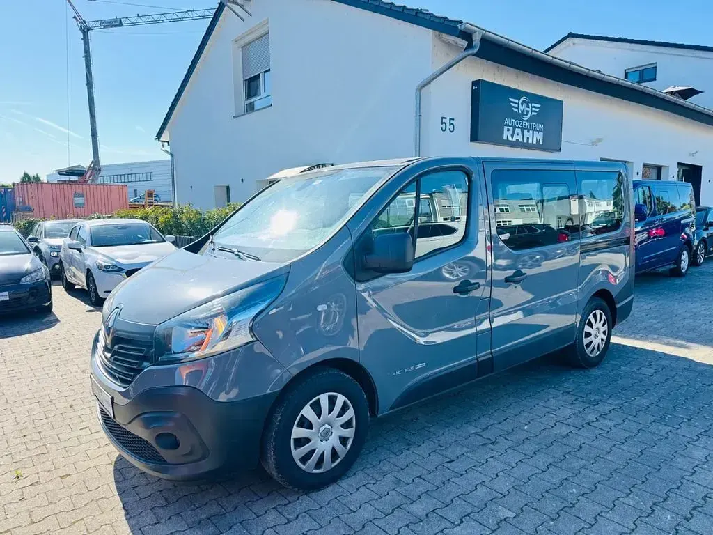 Gebraucht Renault Trafic Expression 145 PS (106 kW) 2016 Grau Van / Kleinbus