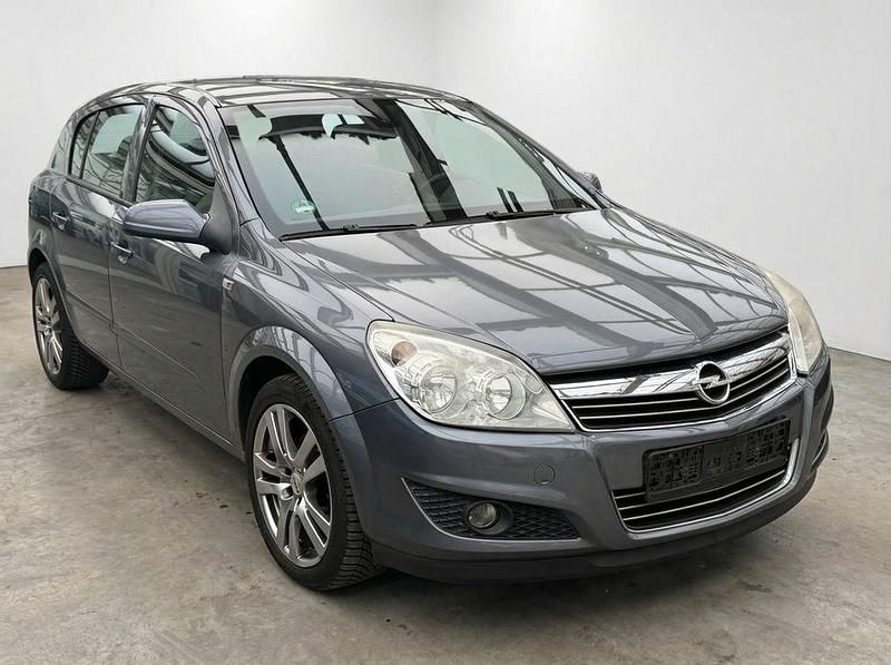 Gebraucht Opel Astra Edition 110 PS (80 kW) 2008 Grau Limousine