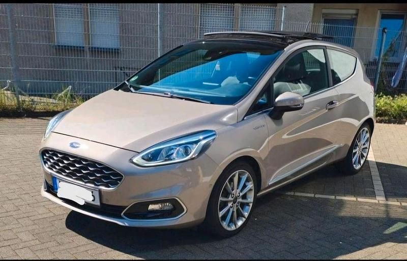 Grau Gebraucht 2018 Ford Fiesta Trend Kleinwagen | 13.190 € (Etwas zu teuer) - Bild 1/4