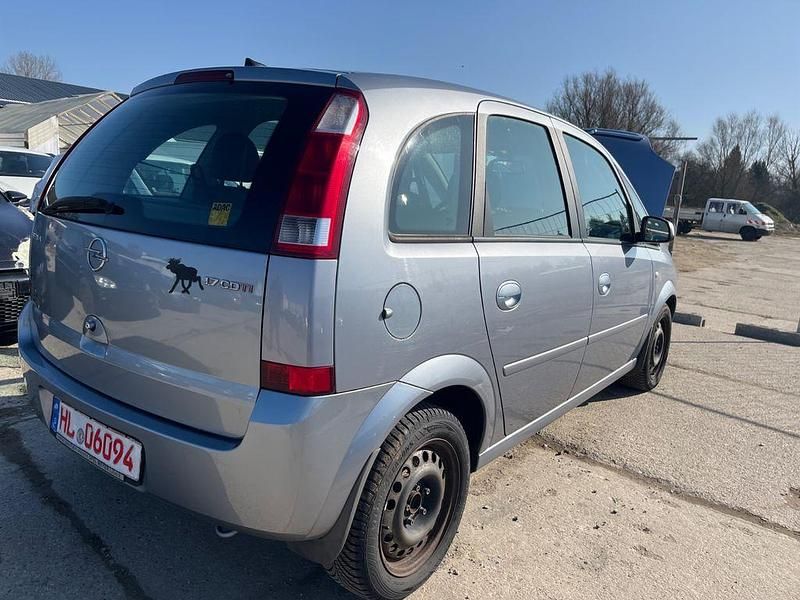 Silber Gebraucht 2004 Opel Meriva Cosmo Van / Kleinbus | 2.600 € (Teuer) - Bild 1/4