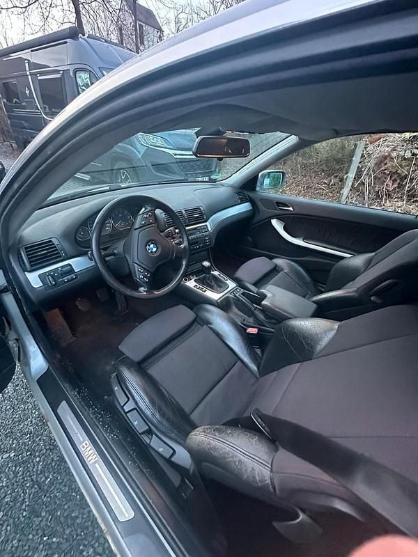 Gebraucht BMW 320 150 PS (110 kW) 2000 Silber Coupé