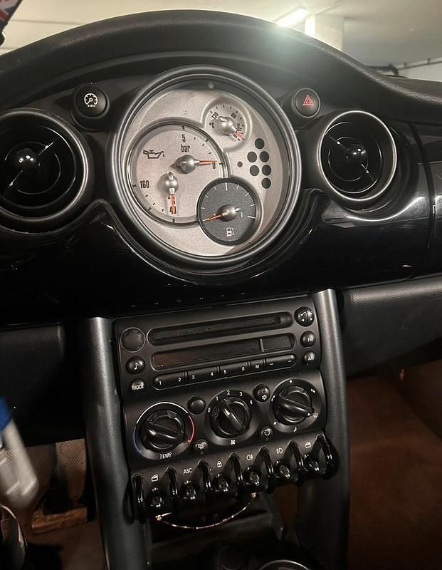 Second-hand Mini Cooper Seven 2006 Hatchback