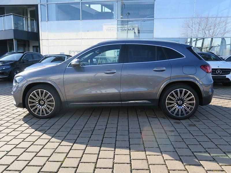 Gebraucht Mercedes GLA220 AMG 190 PS (139 kW) 2025 Grau SUV