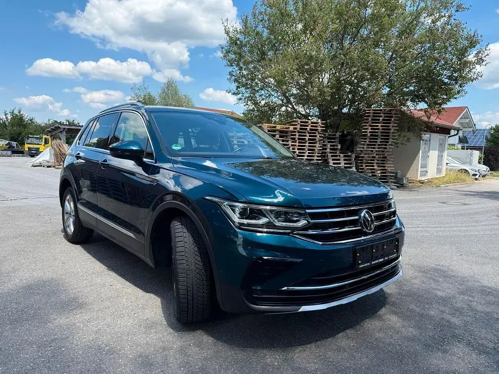 Gebraucht VW Tiguan Elegance 245 PS (180 kW) 2021 Nightshade blue metallic SUV