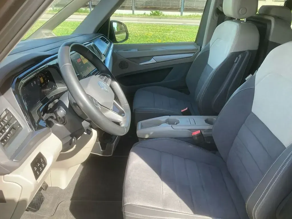 Gebraucht VW Multivan Life 150 PS (110 kW) 2025 Grau Van / Kleinbus