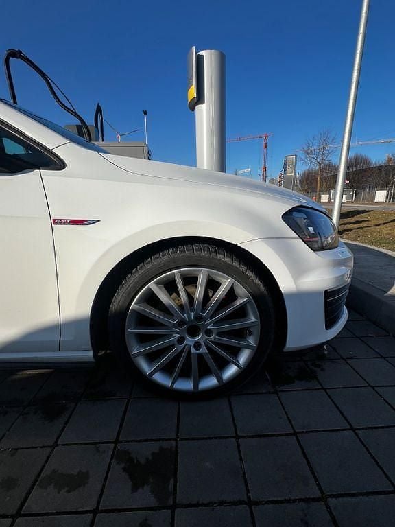 Gebraucht VW Golf VII GTI 220 PS (161 kW) 2014 Weiß Limousine