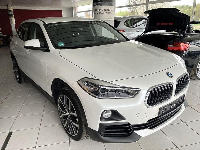 Mineralweiss metallic Gebraucht 2020 BMW X2 Advantage SUV | 21.985 € (Fairer Preis) - Bild 1/4