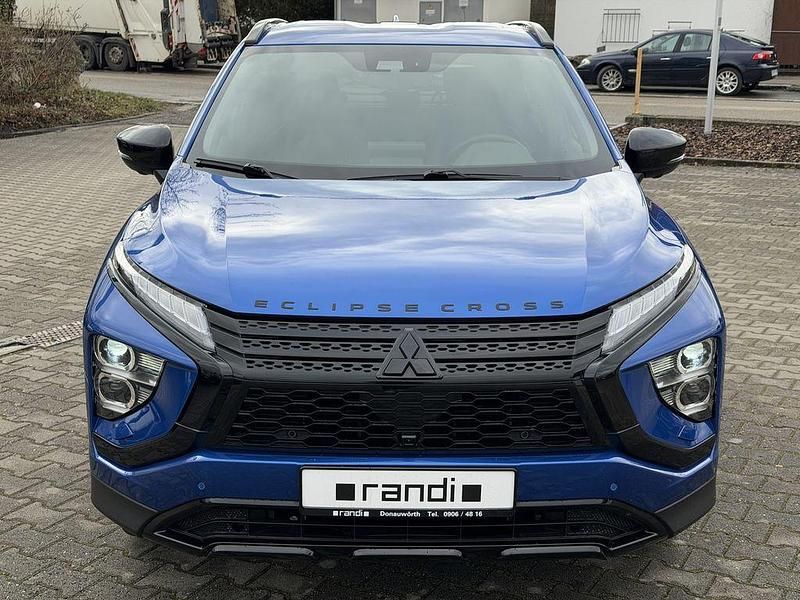 Gebraucht Mitsubishi Eclipse Cross Plus 188 PS (138 kW) 2024 Blau SUV