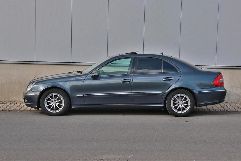 Gebraucht Mercedes E220 Elegance 170 PS (125 kW) 2009 Limousine